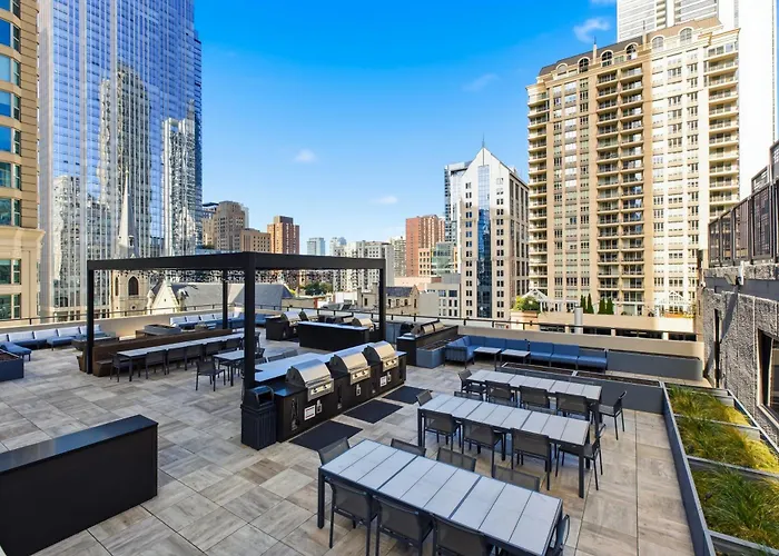 Apartamento 2bd River North Million Dollar Views! Parking Incl *