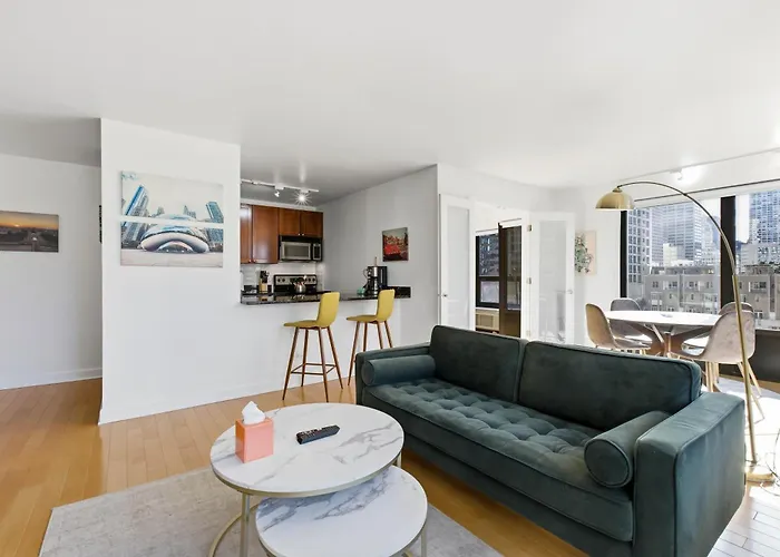 2bd River North Million Dollar Views! Parking Incl *