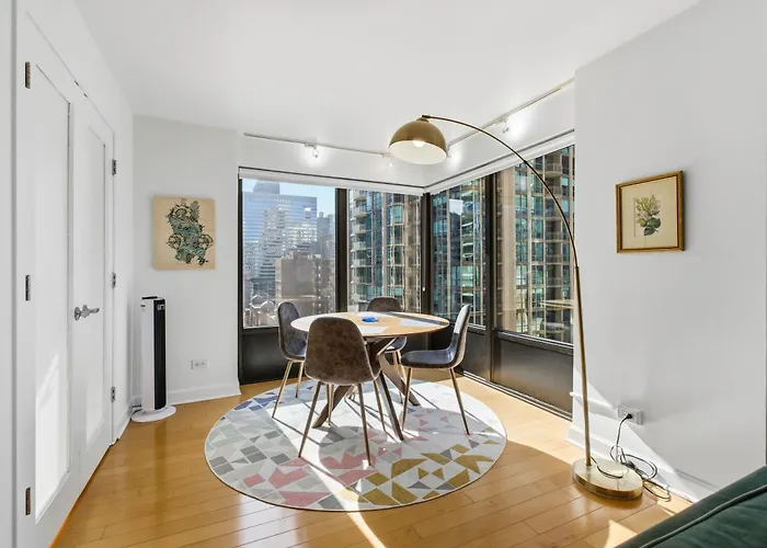2bd River North Million Dollar Views! Parking Incl Apartamento